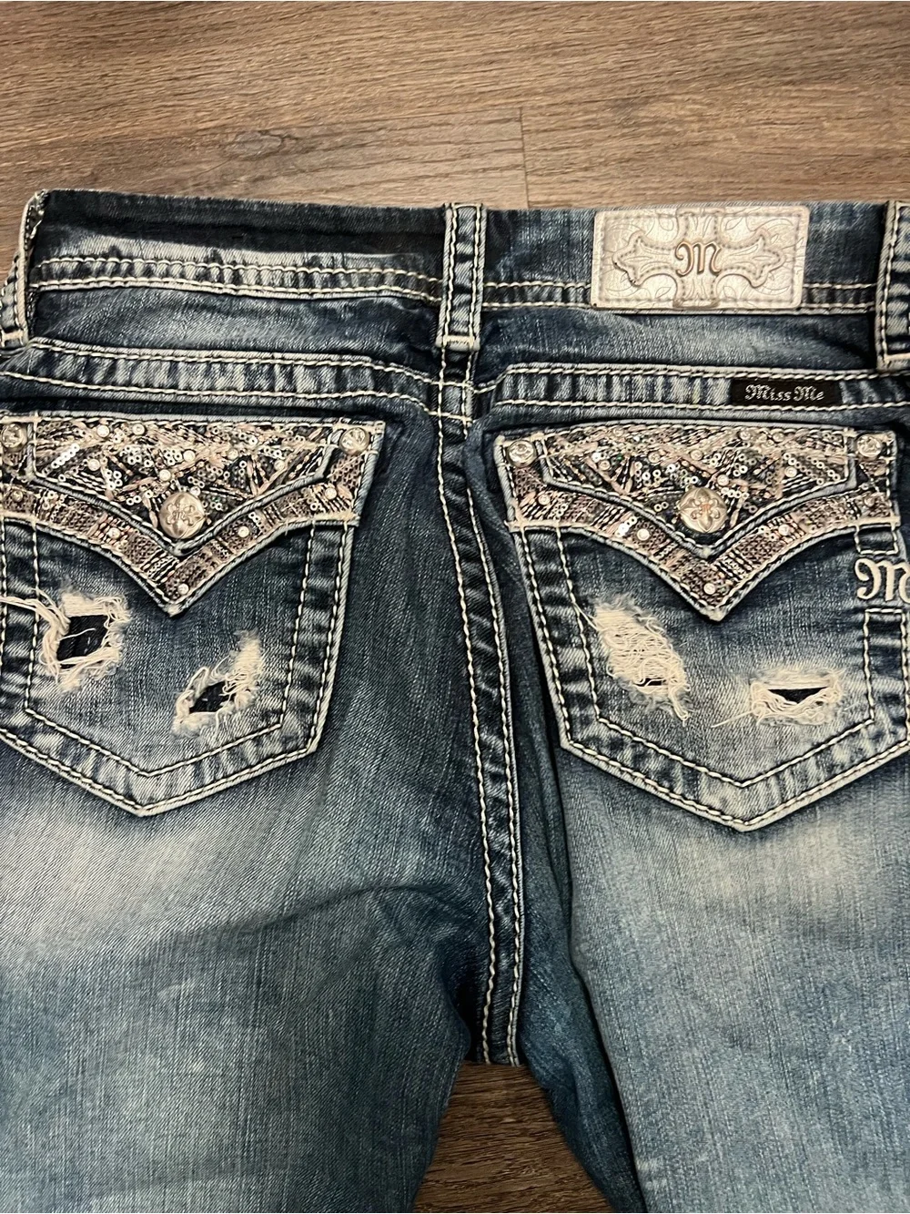 Miss Me Easy Ankle Skinny Jeans Size 28 Mid Rise Distressed Embellished - Picture 3 of 7